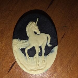 Running Horse Equestrian Cameo Mold, Jewelry Making, Resin / Polymer Clay 3x2 Cm